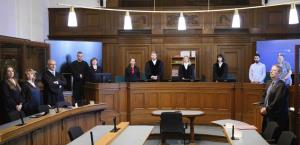Médico de Berlín va a juicio, acusado de asesinar a 15 pacientes