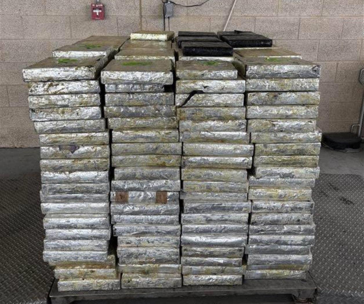 Realizan segundo decomiso millonario de metanfetamina