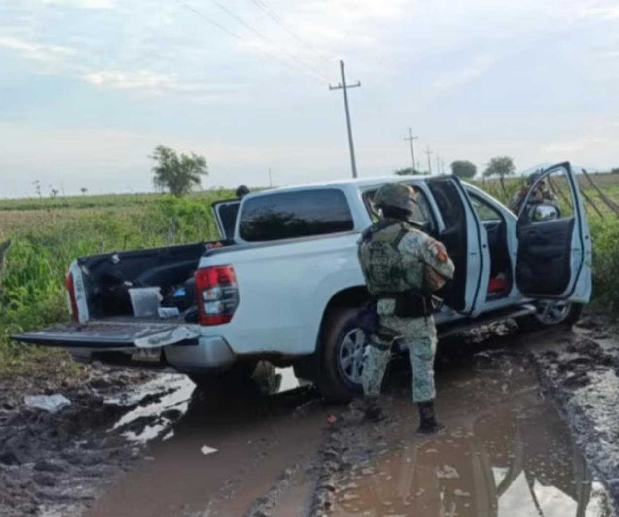 Aseguran armas, drogas y vehículos en operativos en Sinaloa