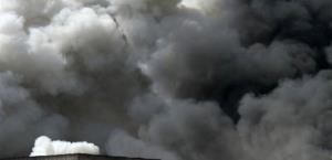 Ataque con drones suspende operaciones en campo petrolero en Irak