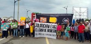 Bloqueo en Guerrero: Damnificados por Erick exigen apoyos