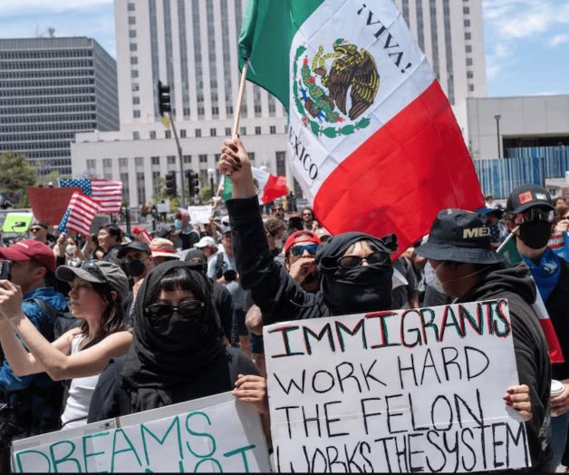 A un mes de redadas en LA, c&oacute;nsul reporta 330 mexicanos entrevistados