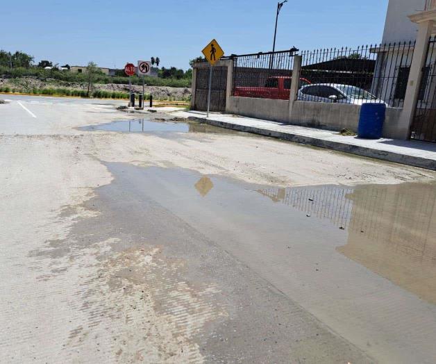 Desperdicio de l&iacute;quido potable en Riberas de Rancho Grande