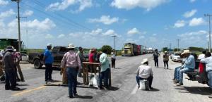 De nuevo, bloquean productores de sorgo carretera Victoria-Matamoros