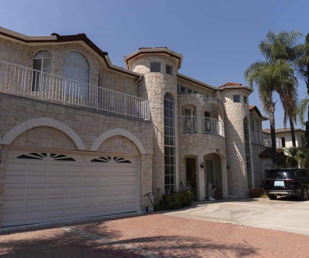 Autoridades toman custodia de 21 menores en California