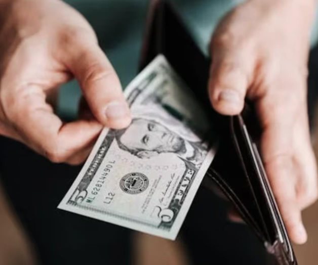 D&oacute;lar abre al alza en mercado internacional