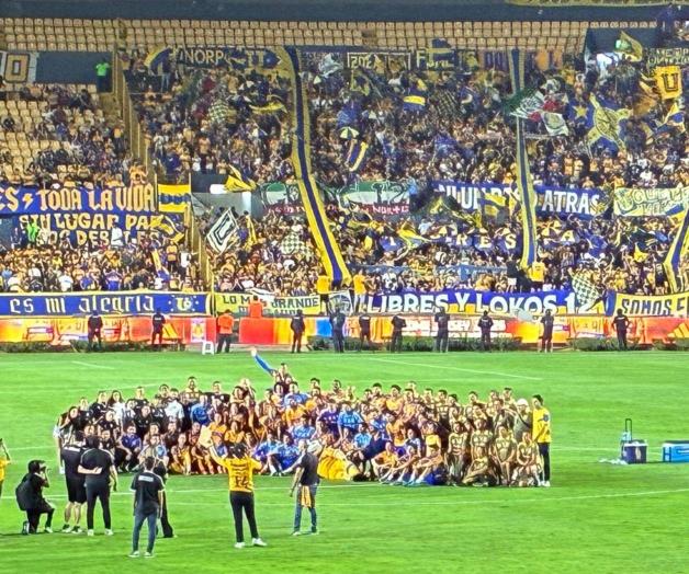 Responden miles a pr&aacute;ctica de Tigres