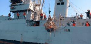 Profepa recupera 2 contenedores con mil litros de hidrocarburo en BCS