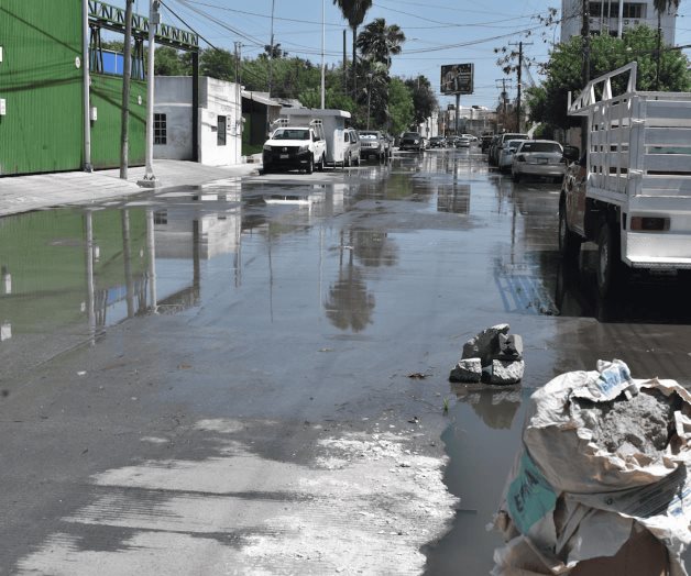Invaden aguas negras la colonia Simón Rodríguez Invaden aguas negras la colonia Simón Rodríguez