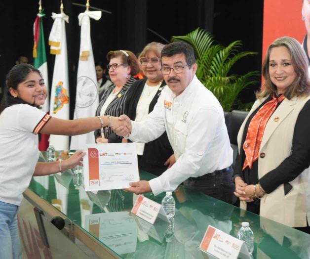 Reafirma UAT excelencia en programa de idiomas Reafirma UAT excelencia en programa de idiomas