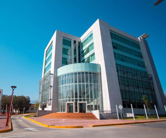 Escala posici&oacute;n UAT en el ranking universitario