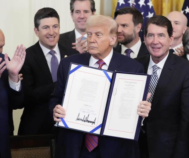 Promulga Trump nuevas regulaciones en stablecoins