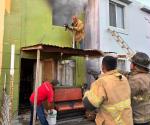 Fuego consume vivienda en la colonia Buena Vista
