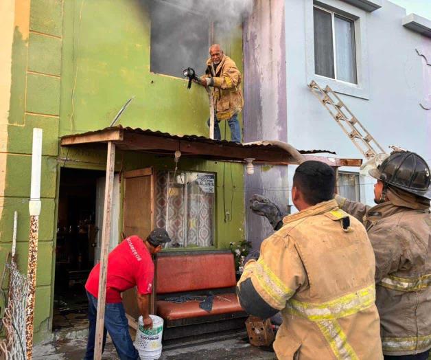Fuego consume vivienda en la colonia Buena Vista Fuego consume vivienda en la colonia Buena Vista