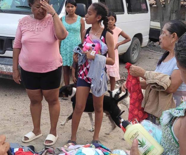 Apoyan a damnificados del huracán ´Erick´ en Oaxaca Apoyan a damnificados del huracán ´Erick´ en Oaxaca