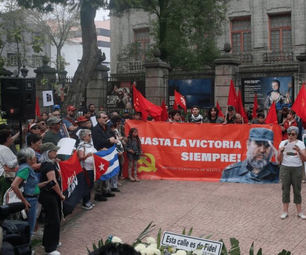 Protestan por retiro de estatuas de Fidel y el Che Guevara