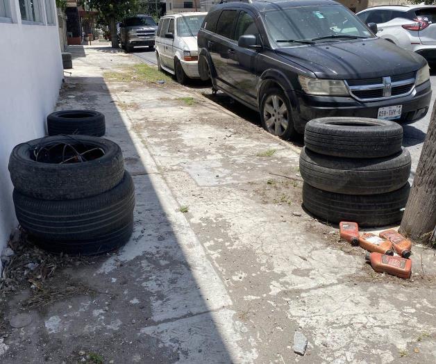 Vandalizan vehículos abandonados en las calles Vandalizan vehículos abandonados en las calles