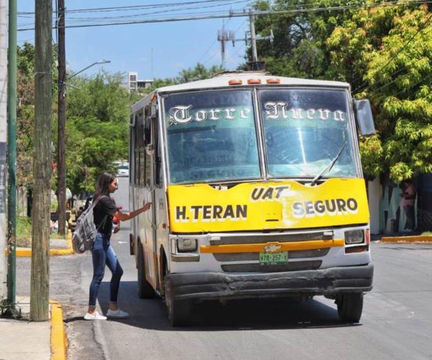 Circulan micros chatarra, pese a aumento al pasaje Circulan micros chatarra, pese a aumento al pasaje