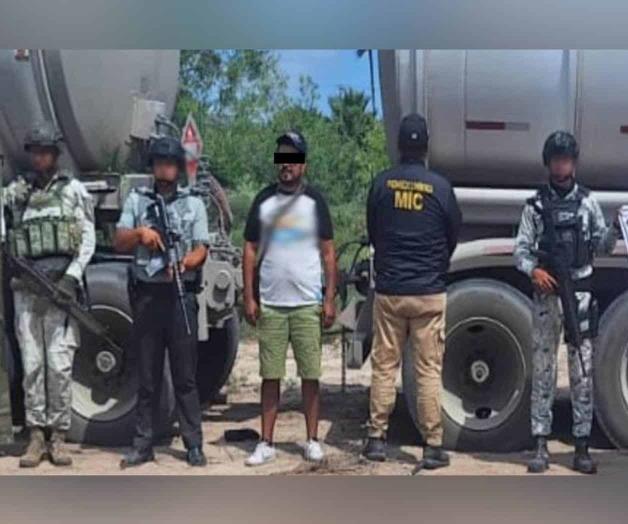 Aseguran autotanques, tractocamiones y combustible en operativos en Victoria y San Fernando Aseguran autotanques, tractocamiones y combustible en operativos en Victoria y San Fernando