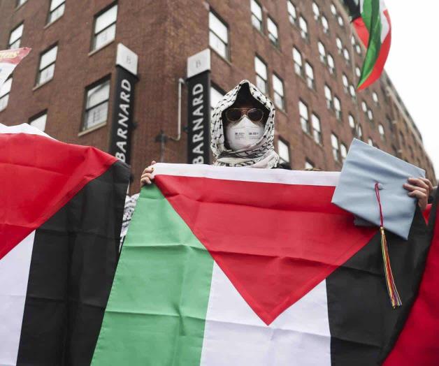 Suspende y expulsa a alumnos que participaron en protestas