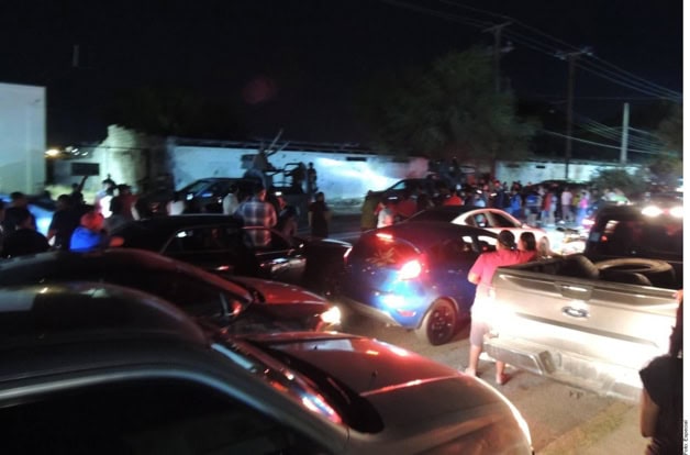 Acusan en transmisión a militares de robar en Nuevo Laredo Acusan en transmisión a militares de robar en Nuevo Laredo