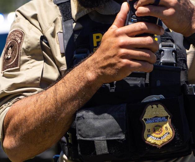 Condenan a l&iacute;der de traficante de humanos