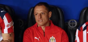 Chivas deja fuera a Javier Hernández por lesión muscular