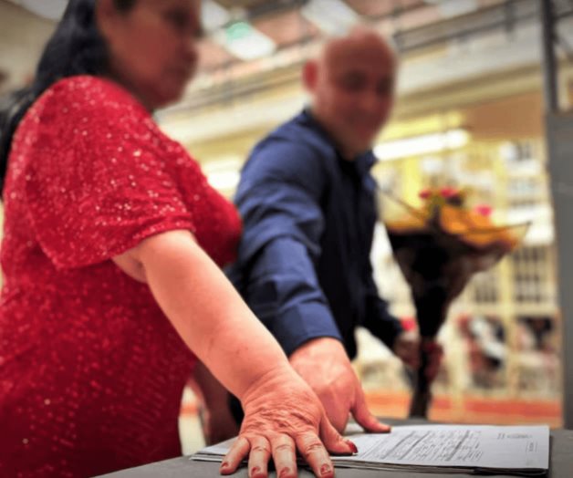 112 parejas se casan en penales de la CDMX