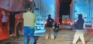 Policías en Veracruz extorsionan a transportistas con cuotas