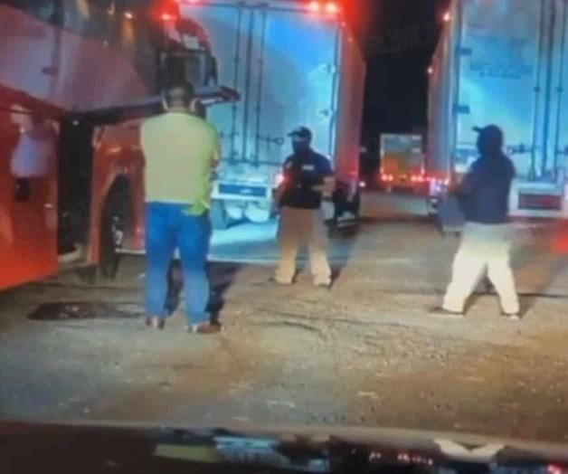 Policías en Veracruz extorsionan a transportistas con cuotas Policías en Veracruz extorsionan a transportistas con cuotas