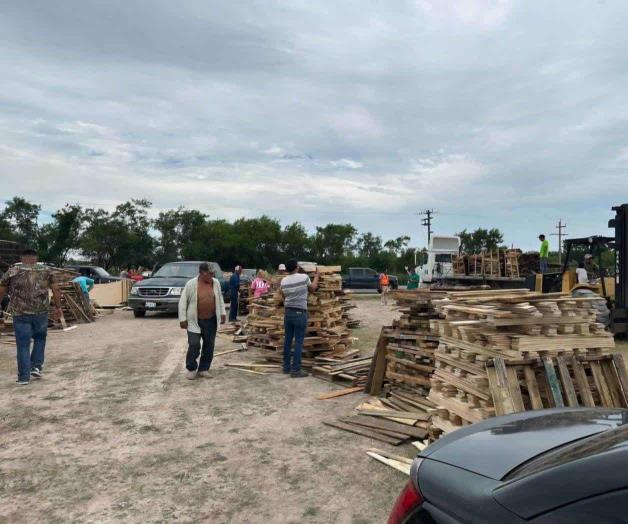 Donan madera a la gente de El Realito