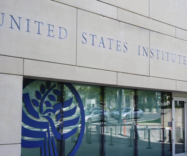 Pol&eacute;mico funcionario va al Instituto de Paz de EU
