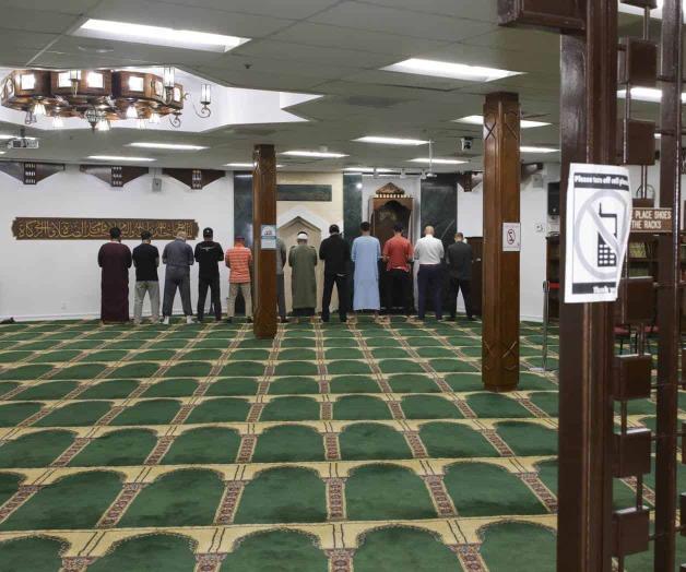 Vandalizan mezquitas de Texas y California