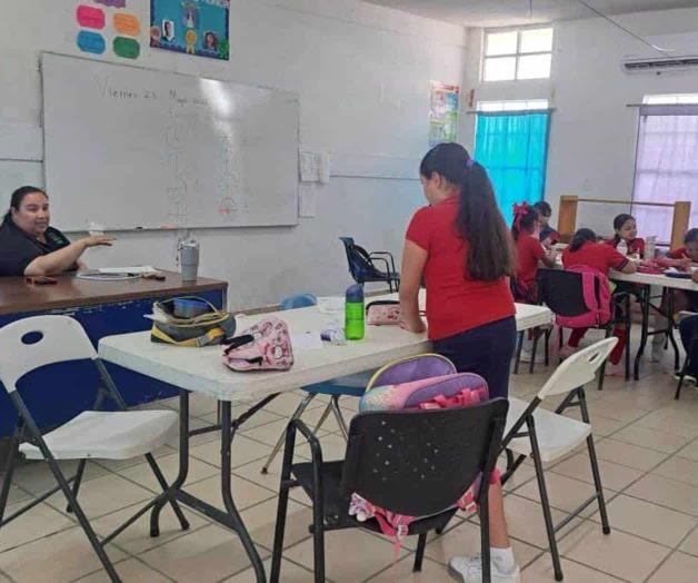 Urgen pupitres en escuelas primarias Urgen pupitres en escuelas primarias