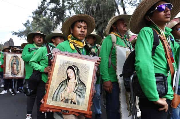 Peregrinos en oración