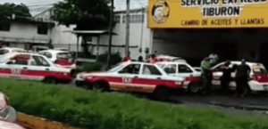 Taxistas protestan en Veracruz contra nuevas tarifas