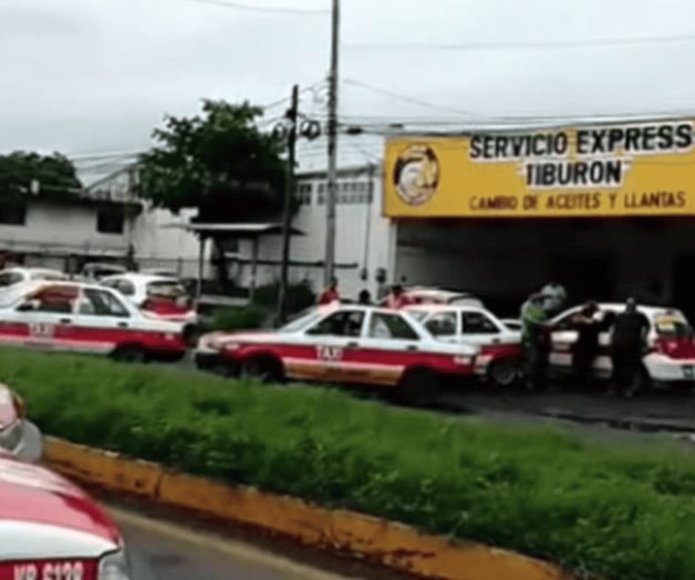 Taxistas protestan en Veracruz contra nuevas tarifas Taxistas protestan en Veracruz contra nuevas tarifas