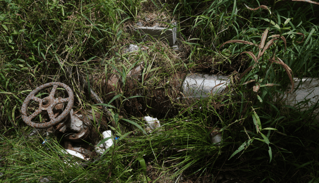 Tiene fuga m&aacute;s de 40 a&ntilde;os y sigue desperdicio de agua
