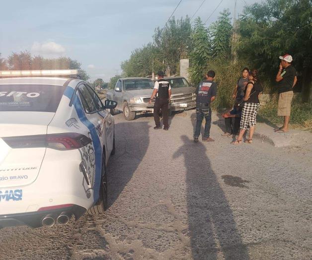 Ebrio conductor dormita y choca