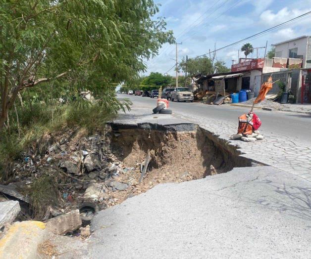 Crece socavón en la Ferrocarril Poniente
