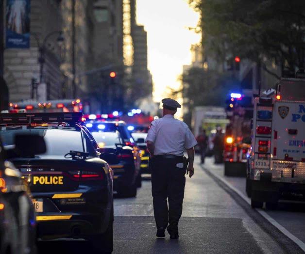 Matan a 3 personas incluido un polic&iacute;a