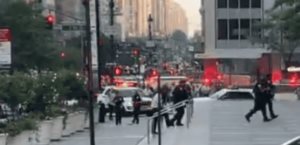 Tiroteo en rascacielos de Manhattan deja un oficial de policía herido