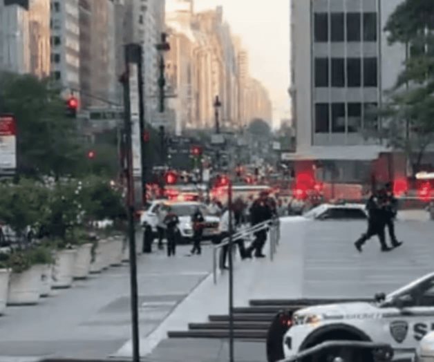 Tiroteo en rascacielos de Manhattan deja un oficial de policía herido Tiroteo en rascacielos de Manhattan deja un oficial de policía herido