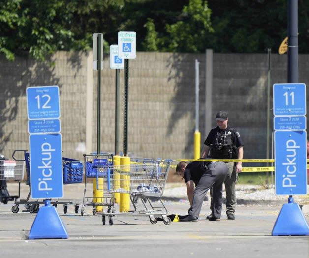 Héroe detiene agresor en Walmart Michigan Héroe detiene agresor en Walmart Michigan