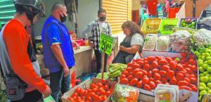 Diputados y locatarios unidos por mercados públicos