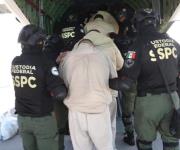 Trasladan a 60 reos a centros penitenciarios federales