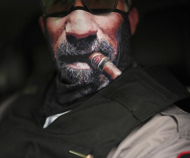 Buscan decreto que proh&iacute;ba a polic&iacute;as ocultar su identidad