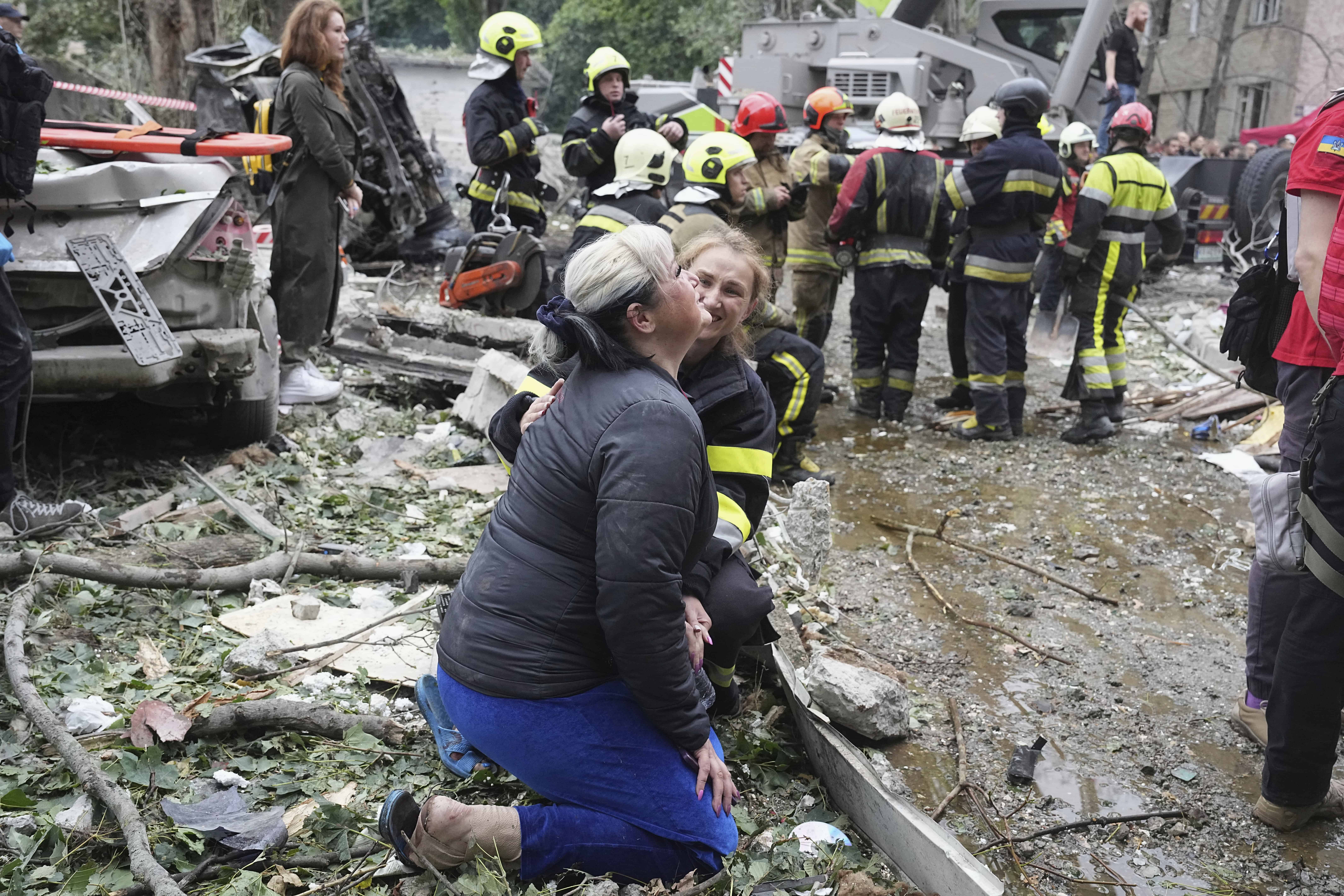 Ataque ruso con misiles y drones contra la capital ucraniana deja 9 muertos y 124 heridos