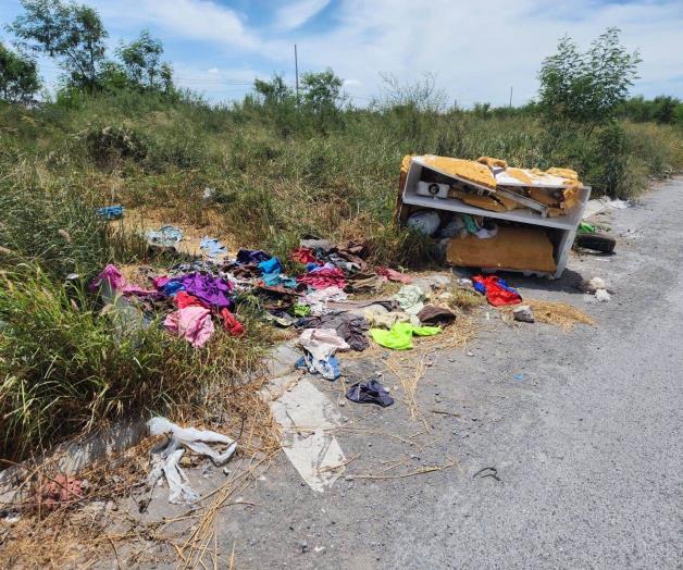 Convierten vialidad en basurero irregular Convierten vialidad en basurero irregular