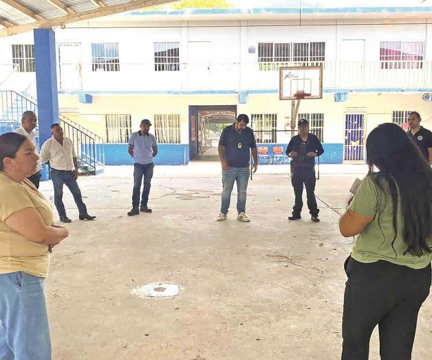 Verifican autoridades espacios para festejos en poblado Los Guerra Verifican autoridades espacios para festejos en poblado Los Guerra
